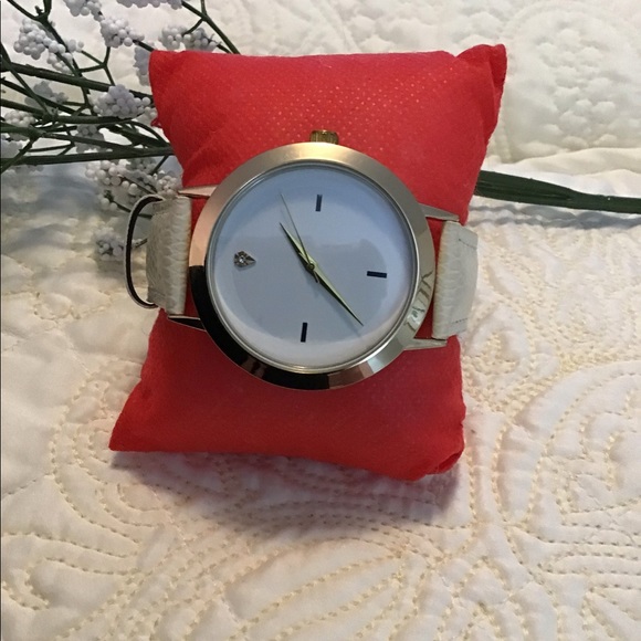 Gold tone Boyfriend Watch with Leather Band NWT - Picture 2 of 6